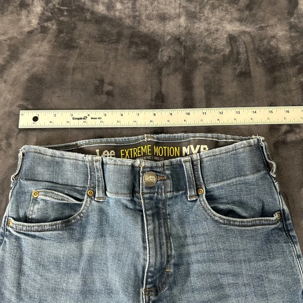 Lee Extreme Motion MVP Jeans Mens 30x32 Blue Straight Fit Tapered Leg Stretch